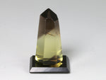 Yellow crystal point