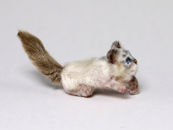 Side, Longhaired cat, 1:12 dollhouse miniature