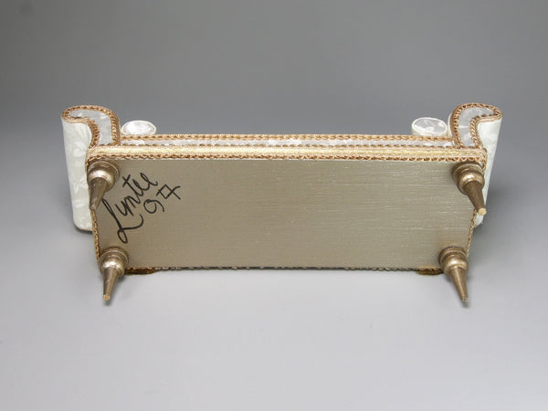 Lyntel signature