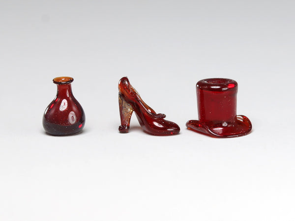 Francis Whittemore 1:24 red glass bottle, shoe, top hat.  Dollhouse miniatures