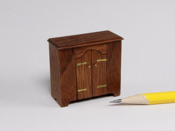 1:24 cupboard, Sue Hamlin, dollhouse miniature